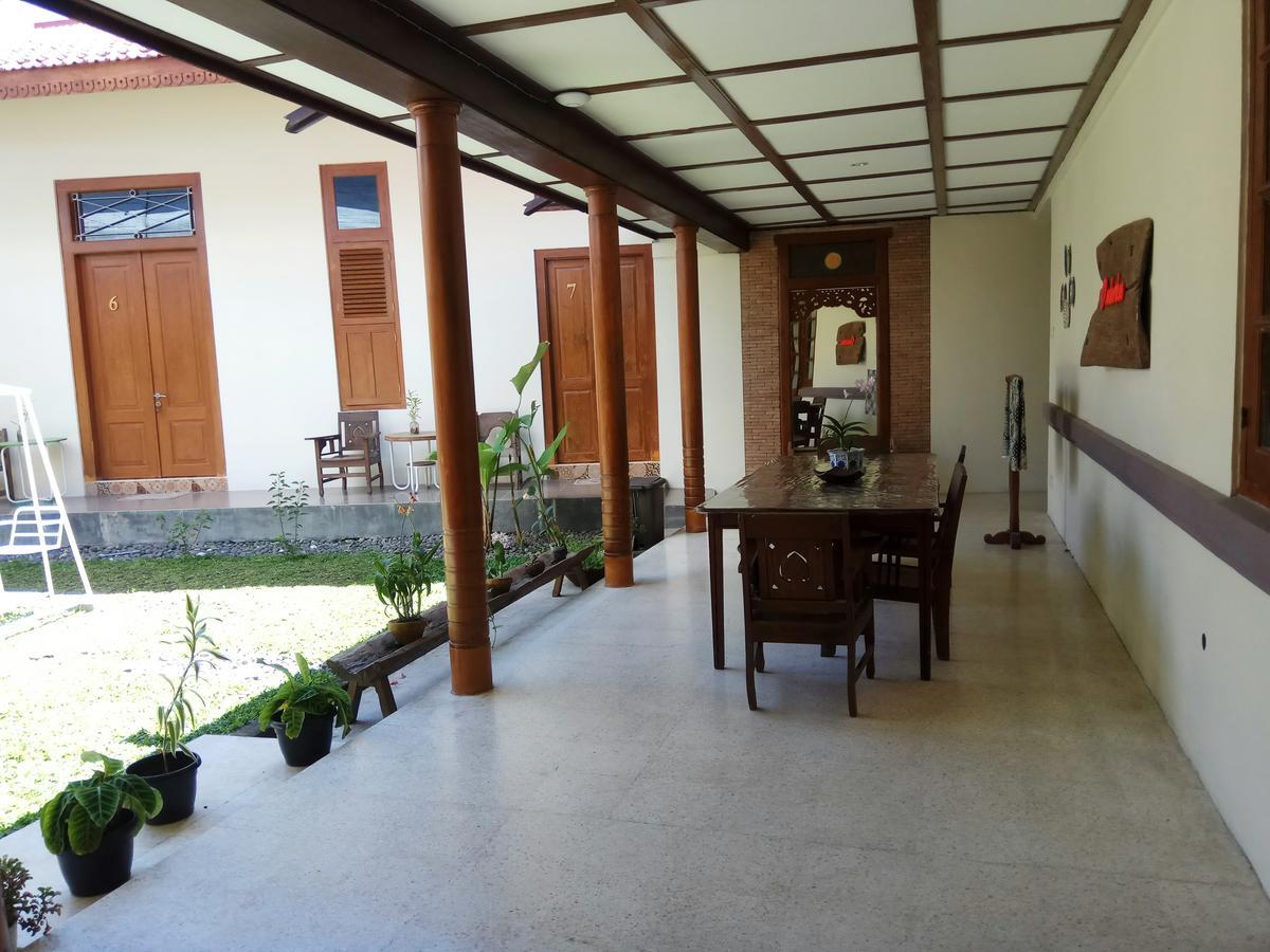 Doeloerkoe Homestay Solo Exteriör bild