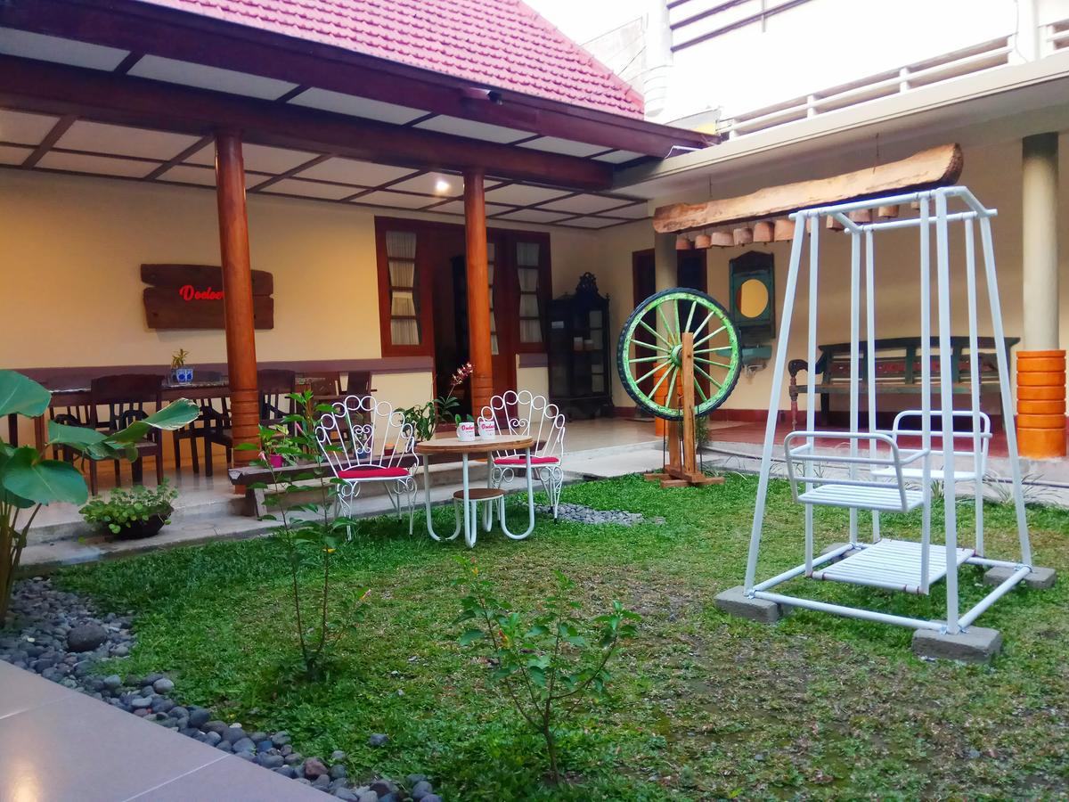 Doeloerkoe Homestay Solo Exteriör bild