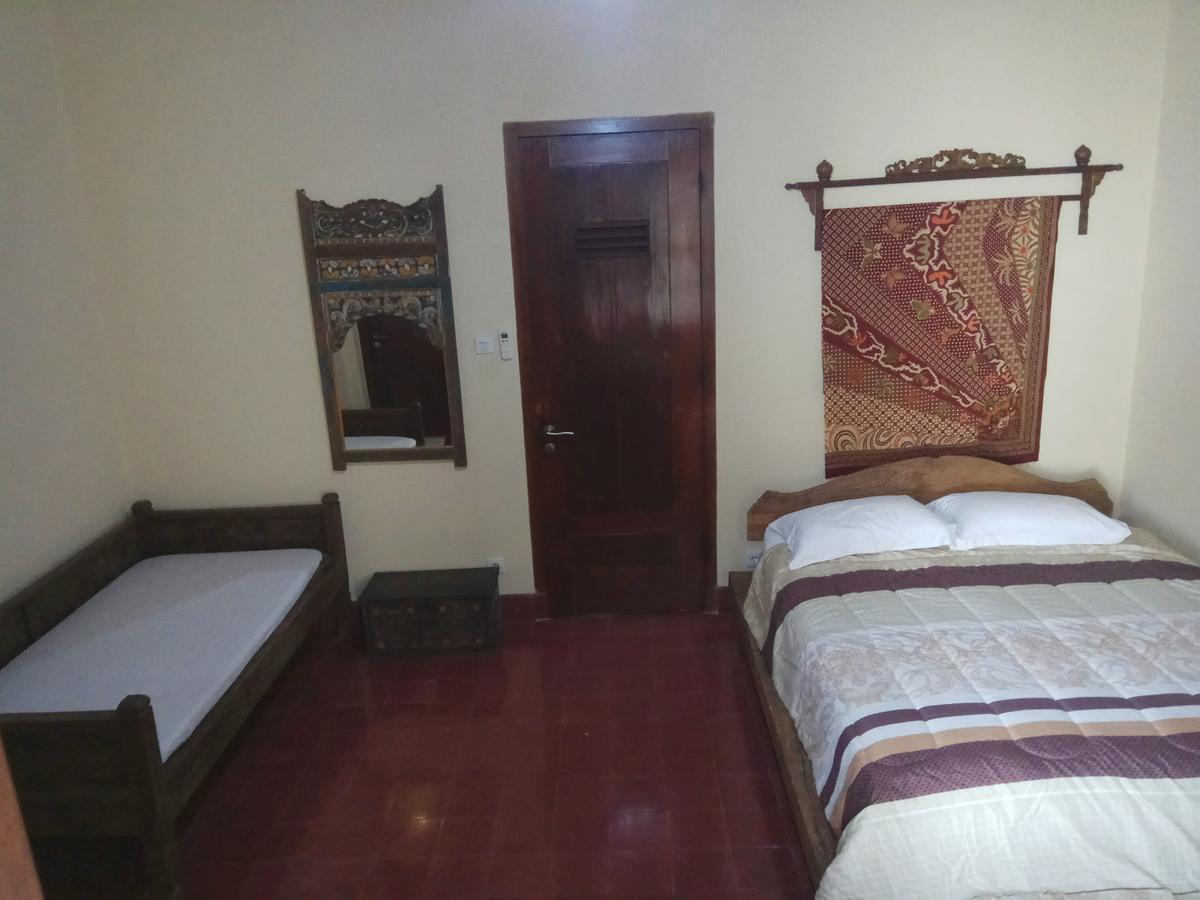 Doeloerkoe Homestay Solo Exteriör bild