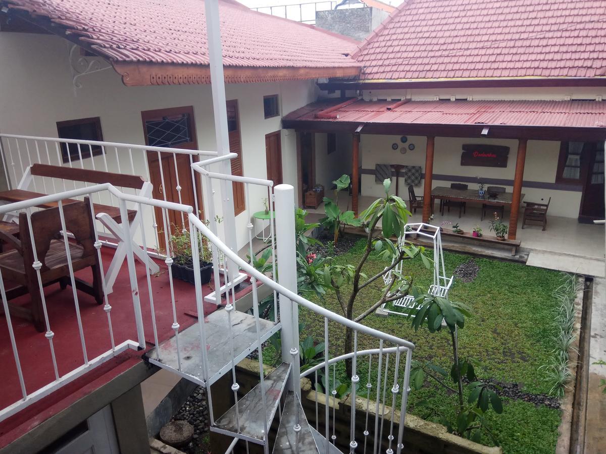 Doeloerkoe Homestay Solo Exteriör bild